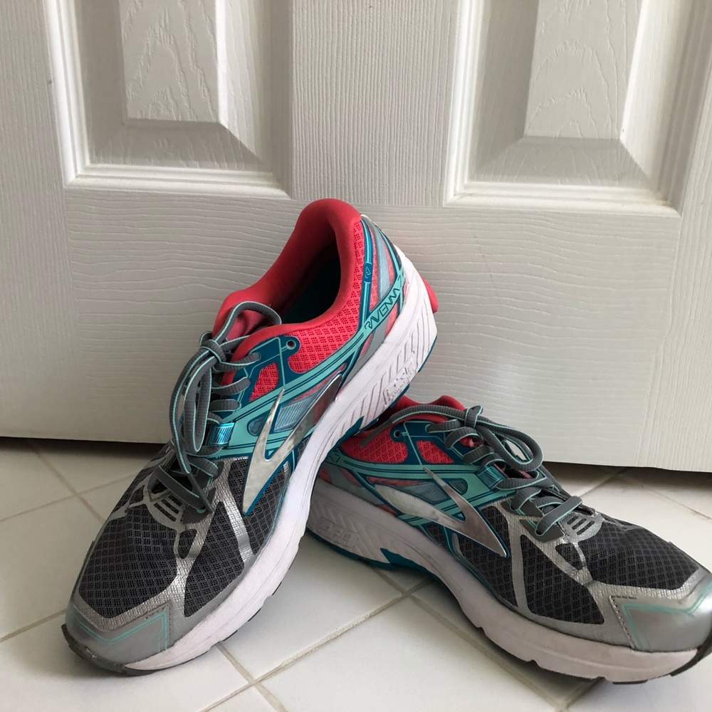 🆕 Books Ravenna-7 Running Shoe Size 10